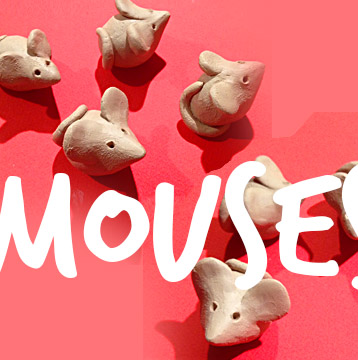 mainsdanslaterre souris carre