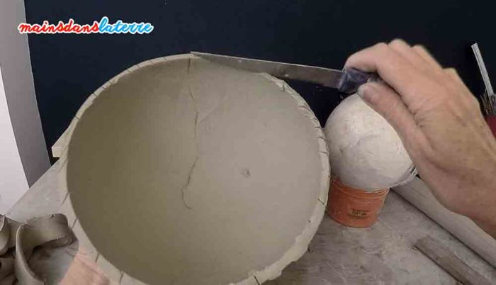 Toutes les étapes pour sculpter une boule en argile » MainsDansLaTerre